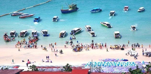 Pattaya Coral island is a must destination to visit in pattaya by bachelors